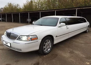 Lincoln Town Car limo vit